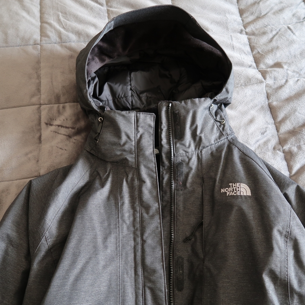 North face winter coat - Picture 2 of 8